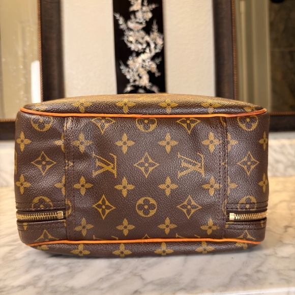 🤎🤎🤎 Louis Vuitton Excursion Monogram Bag w/COA and Dustbag🤎🤎🤎 - Picture 12 of 16